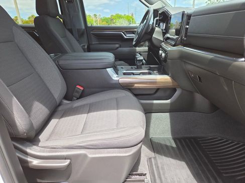 Used 2024 Chevrolet Silverado 1500 LT AWD/4WD image 10