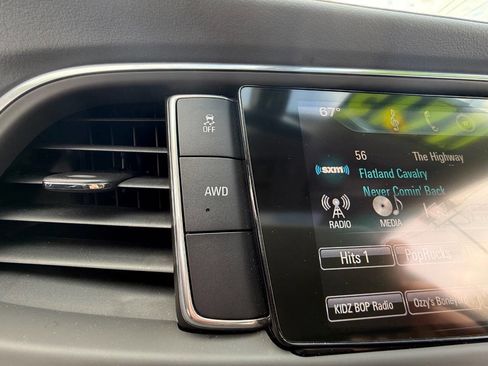 Used 2019 Buick Enclave Essence AWD/4WD image 23