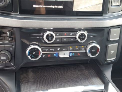 New 2025 Ford F250 Platinum w/ FX4 Off-Road Package image 27