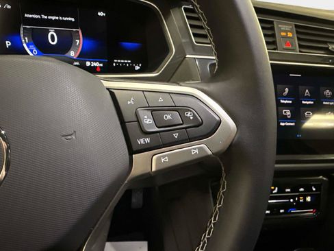 Certified 2024 Volkswagen Tiguan SE image 26