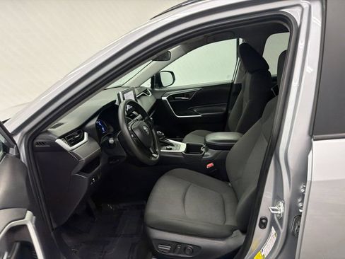 Used 2024 Toyota RAV4 XLE AWD/4WD image 9