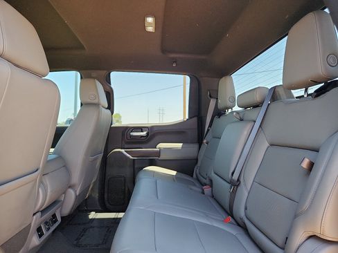 Used 2021 GMC Sierra 1500 SLT w/ X31 Off-Road Package AWD/4WD image 8