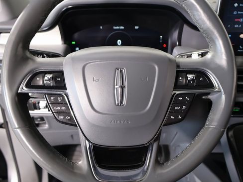 Used 2021 Lincoln Nautilus Reserve image 3