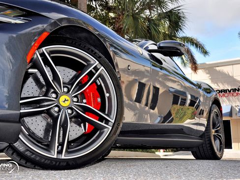 Used 2023 Ferrari Roma image 40