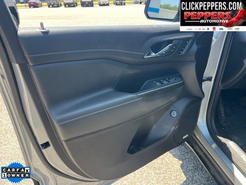 Used 2023 GMC Acadia SLT w/ Preferred Package FWD image 10