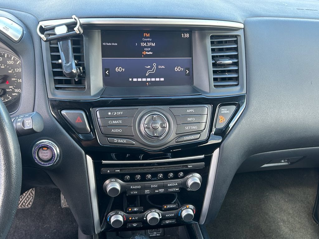 Used 2018 Nissan Pathfinder SV FWD image 14