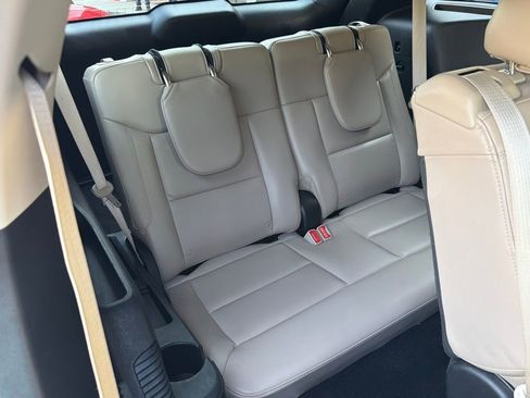 Used 2024 Ford Explorer XLT w/ Equipment Group 202A image 40