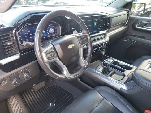 Used 2022 Chevrolet Silverado 1500 LTZ RWD image 17