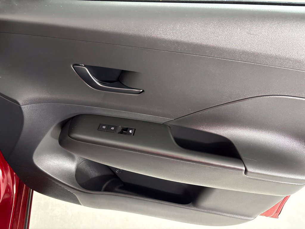Used 2025 Hyundai Kona SEL FWD image 14