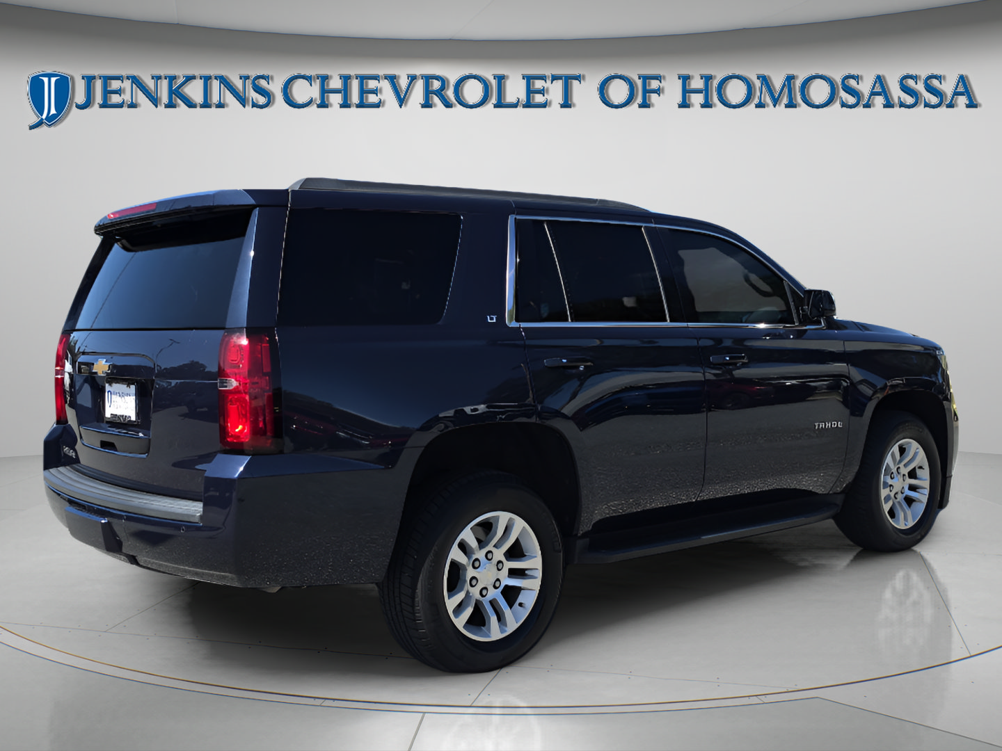 Used 2020 Chevrolet Tahoe LT w/ Luxury Package RWD image 4