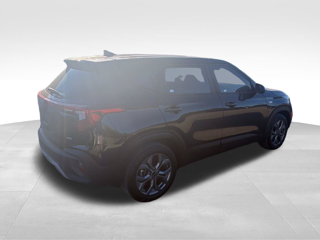 Used 2024 Kia Seltos LX AWD/4WD image 5