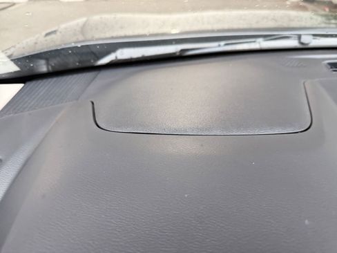 Used 2025 Nissan Rogue SV image 36