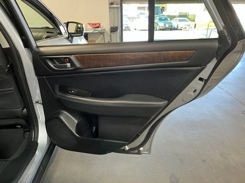 Used 2016 Subaru Outback 2.5i Limited AWD/4WD image 15