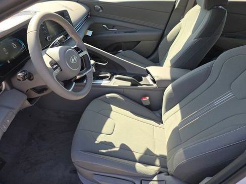 Used 2025 Hyundai Elantra Sport FWD image 27