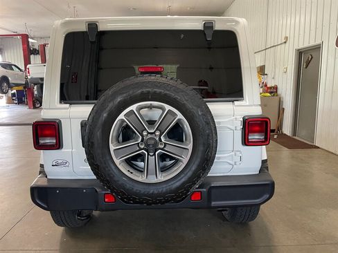 Used 2019 Jeep Wrangler Unlimited Sahara w/ Uconnect 4C Nav & Sound Group AWD/4WD image 7