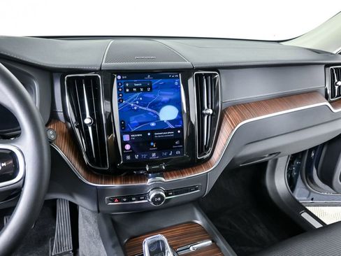 Certified 2023 Volvo XC60 B5 Ultimate w/ Climate Package image 15