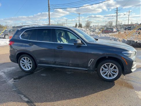 Used 2019 BMW X5 xDrive40i w/ Premium Package 2 image 5