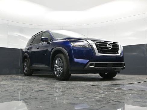 Used 2025 Nissan Pathfinder SV AWD/4WD image 52