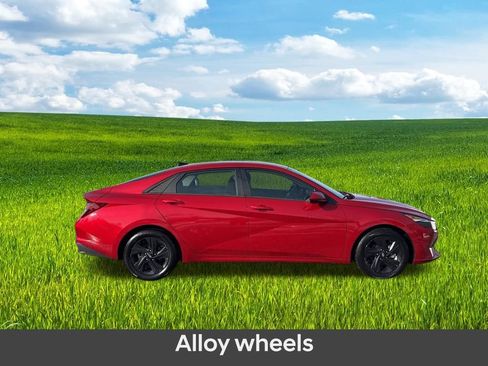 Used 2023 Hyundai Elantra SEL image 5