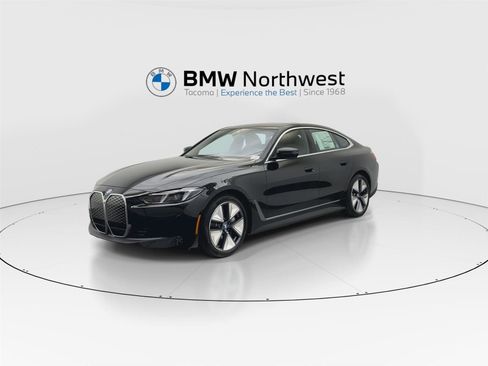 Used 2025 BMW i4 xDrive40i w/ Parking Assistance Package image 9