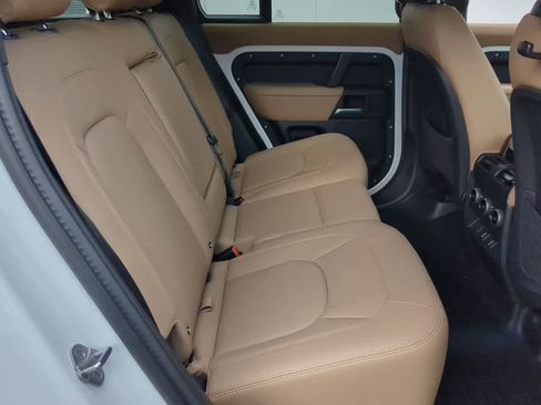 Certified 2026 Land Rover Defender 110 X-Dynamic SE AWD/4WD image 22