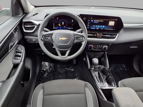 Used 2025 Chevrolet TrailBlazer LT image 4