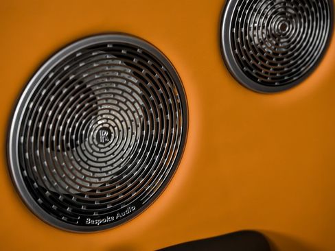 Used 2022 Rolls-Royce Cullinan w/ Dark Exterior Package image 19