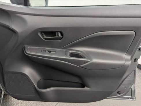 Used 2025 Nissan Versa S FWD image 22