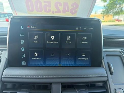 Used 2023 Chevrolet Suburban LT w/ Luxury Package AWD/4WD image 17