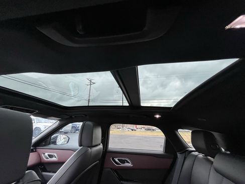 Certified 2025 Land Rover Range Rover Velar Dynamic HSE image 31