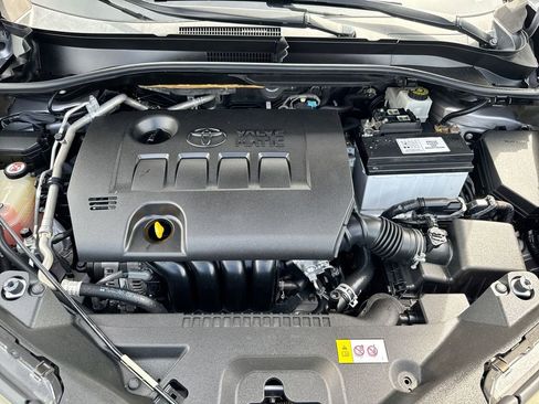 Used 2019 Toyota C-HR XLE FWD image 24