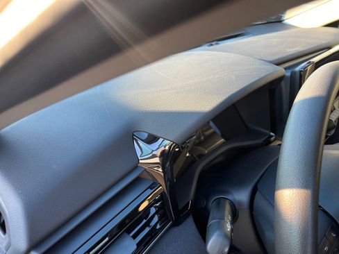 Used 2025 Toyota Camry LE image 34