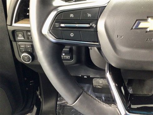 Used 2025 Chevrolet Suburban High Country image 22