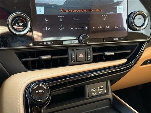 Used 2024 Lexus NX 250 FWD image 15