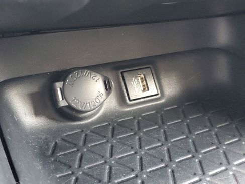 Used 2024 Toyota RAV4 XLE FWD image 32