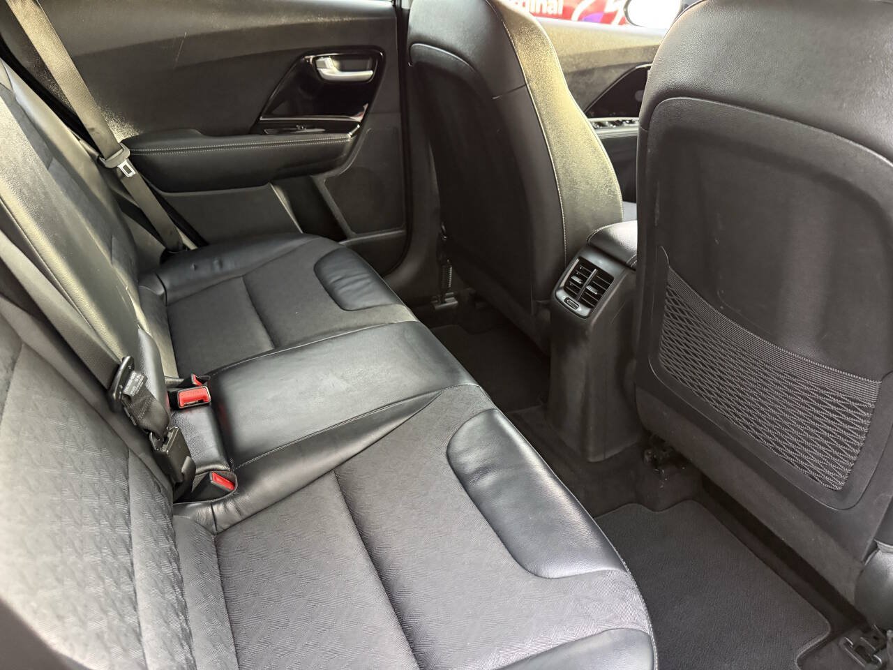 Used 2018 Kia Niro EX FWD image 14