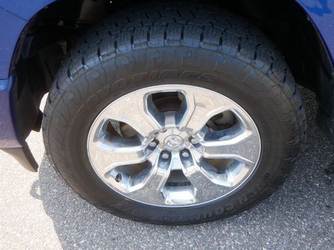 Used 2019 RAM 1500 Big Horn AWD/4WD image 17