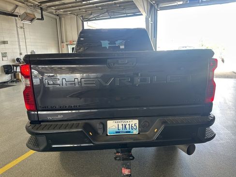 Used 2024 Chevrolet Silverado 2500 Custom w/ Custom Value Package image 6