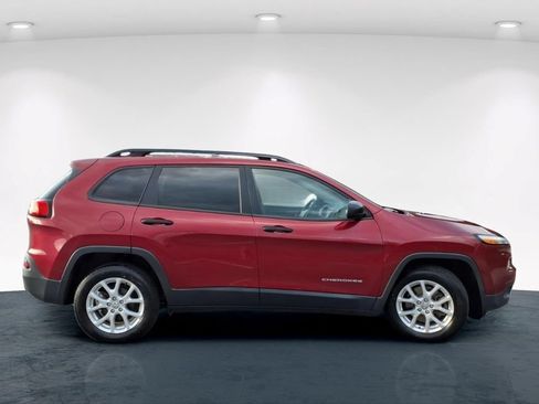 Used 2017 Jeep Cherokee Sport FWD image 7