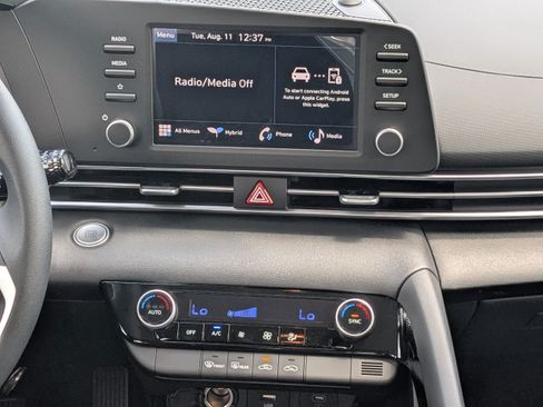 New 2026 Hyundai Elantra Hybrid FWD image 19