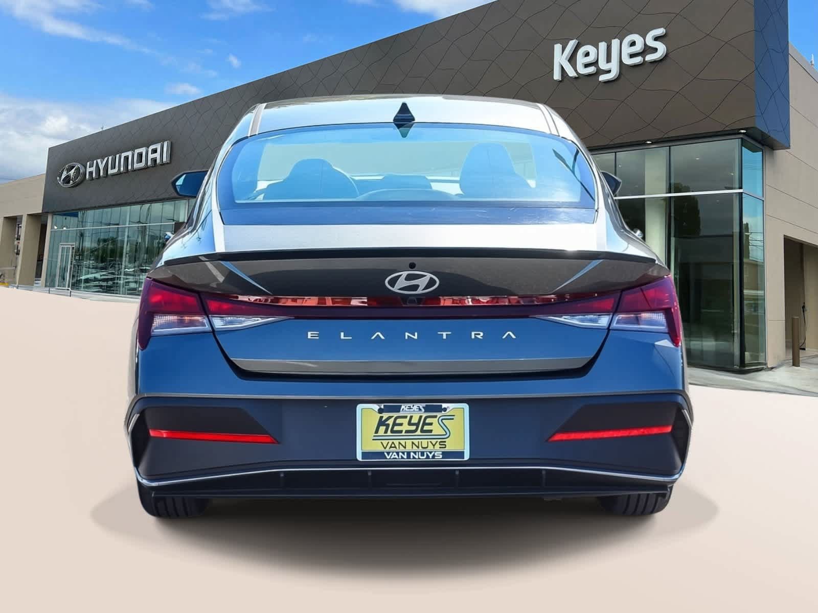 Certified 2025 Hyundai Elantra Sport w/ Cargo Package FWD image 6