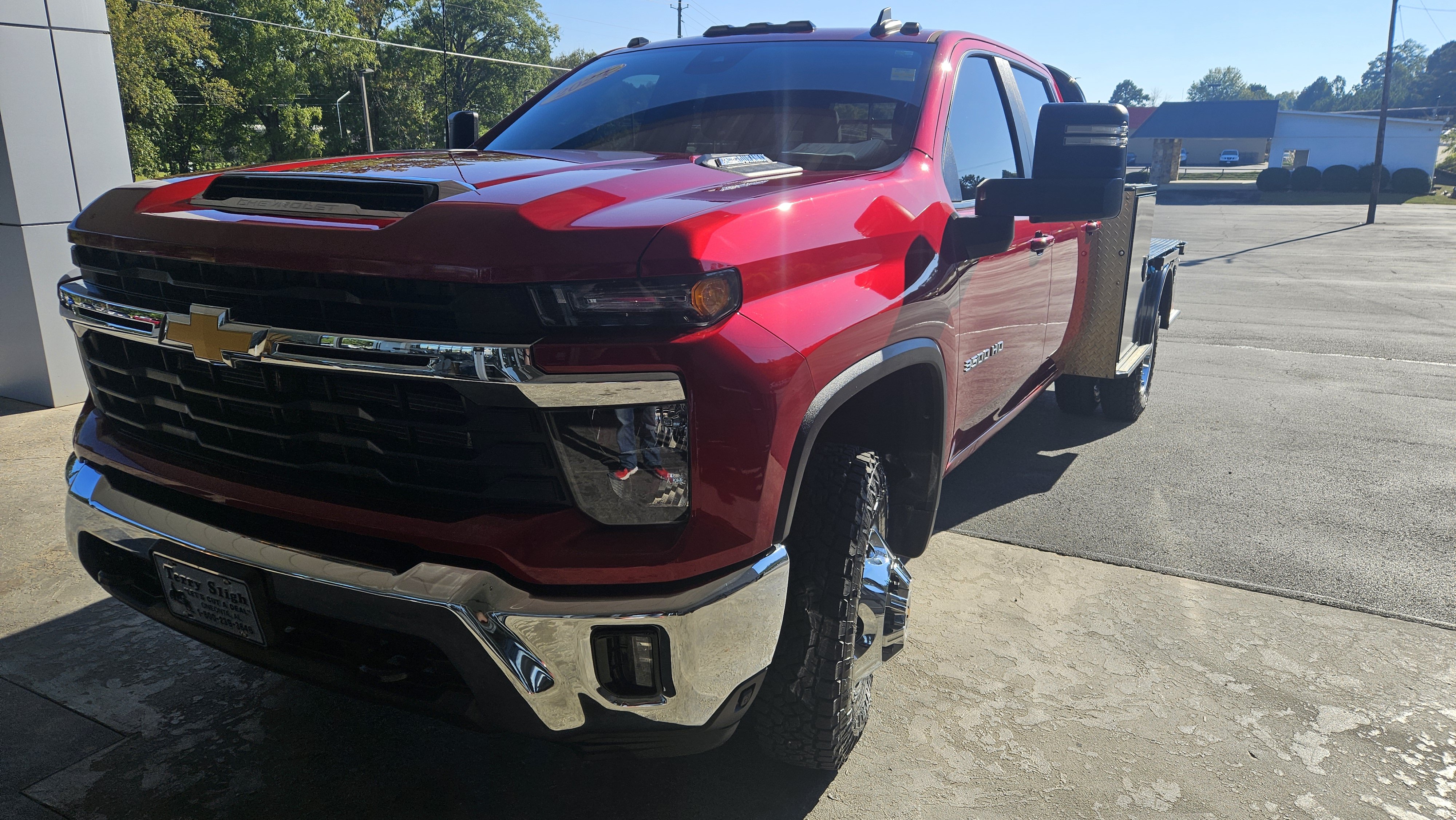 Used 2024 Chevrolet Silverado 3500 LT w/ Convenience Package AWD/4WD image 2