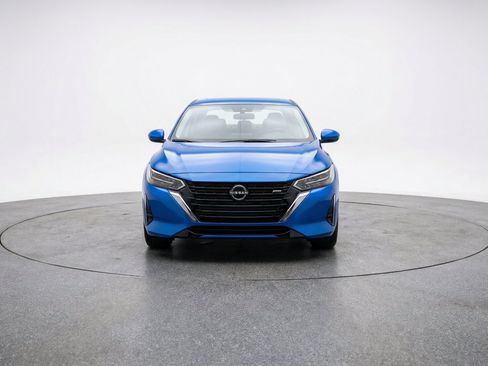 Used 2025 Nissan Sentra SV FWD image 2