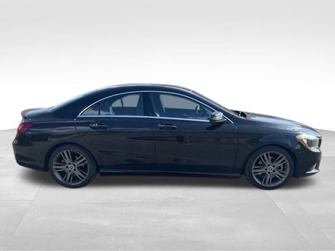 Used 2015 Mercedes-Benz CLA 250 image 4