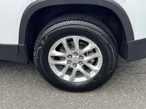 Used 2023 Chevrolet Traverse LS w/ Safety Package AWD/4WD image 10