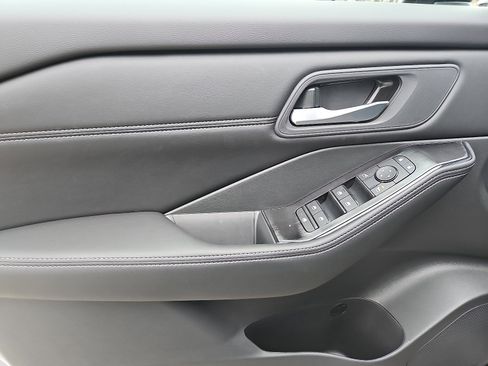 New 2026 Nissan Rogue SV image 10