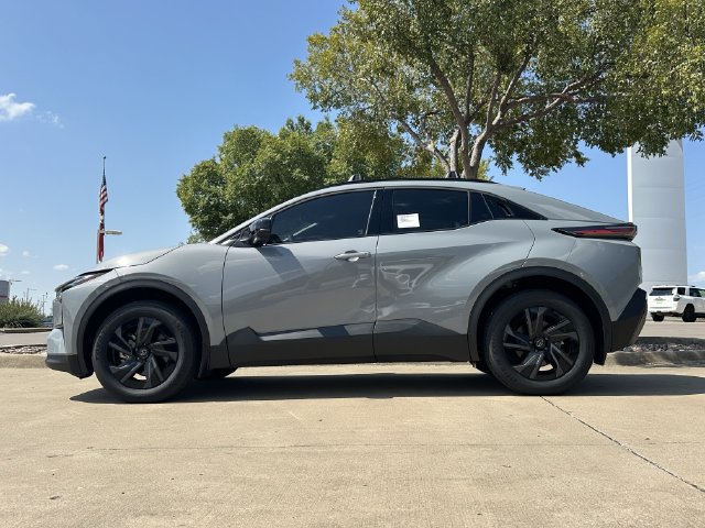 Used 2026 Toyota C-HR AWD/4WD image 2