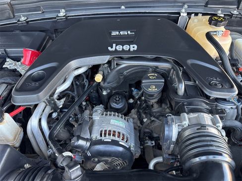 Used 2019 Jeep Wrangler Sport image 24