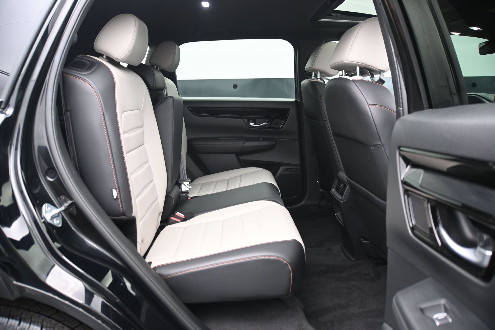 Used 2024 Honda CR-V Sport Touring image 14