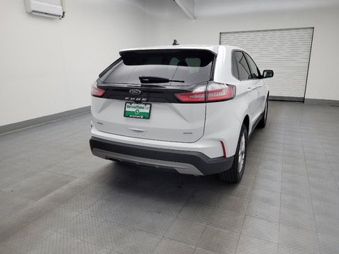 Used 2024 Ford Edge SEL image 7